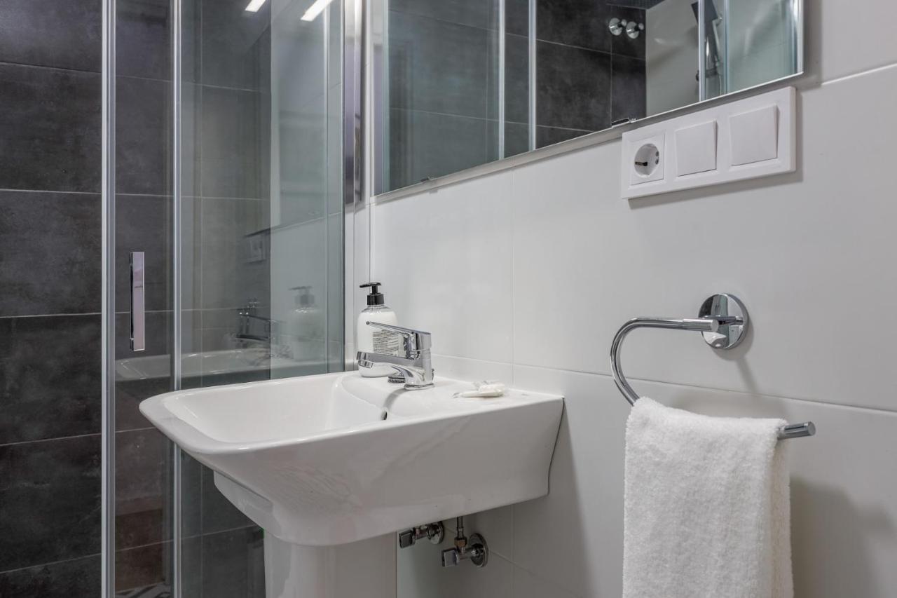 Apartamento De Diseno Centro Sevilla. Wifi/Ac Sevilha Exterior foto